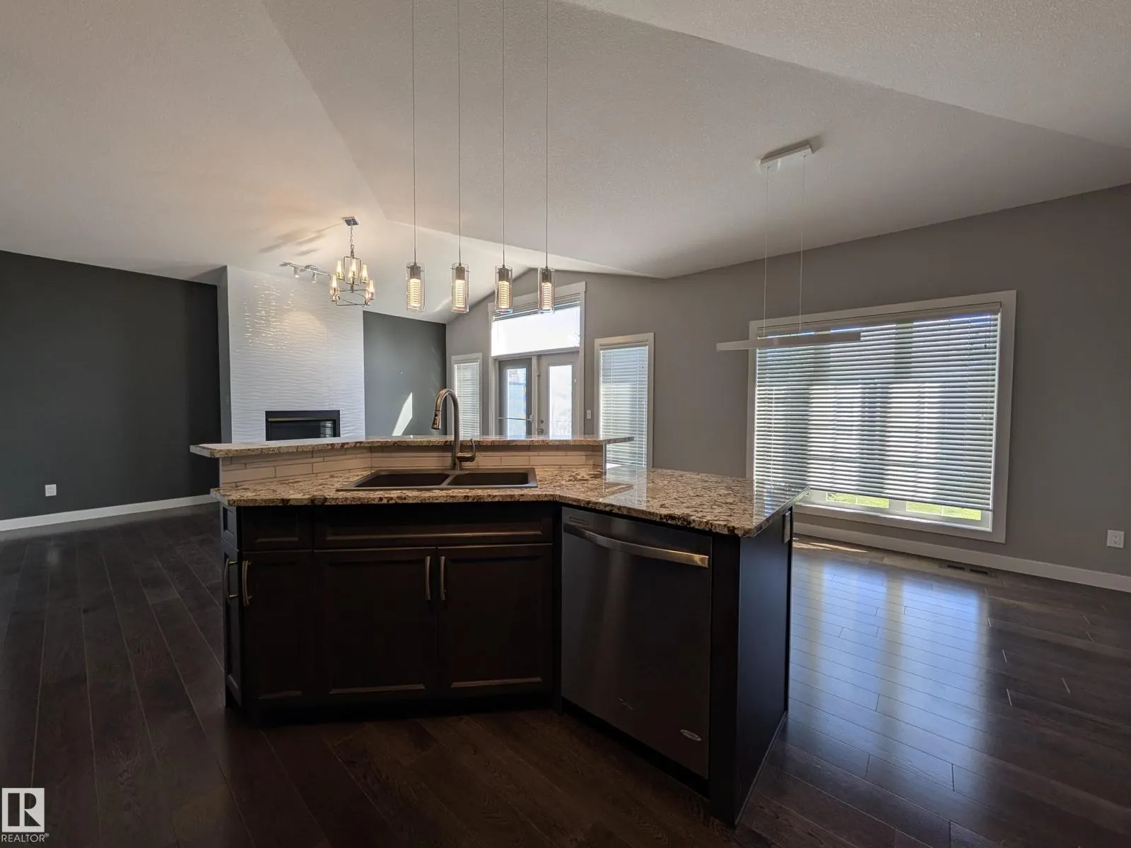 #34 3090 CAMERON HEIGHTS WY NW