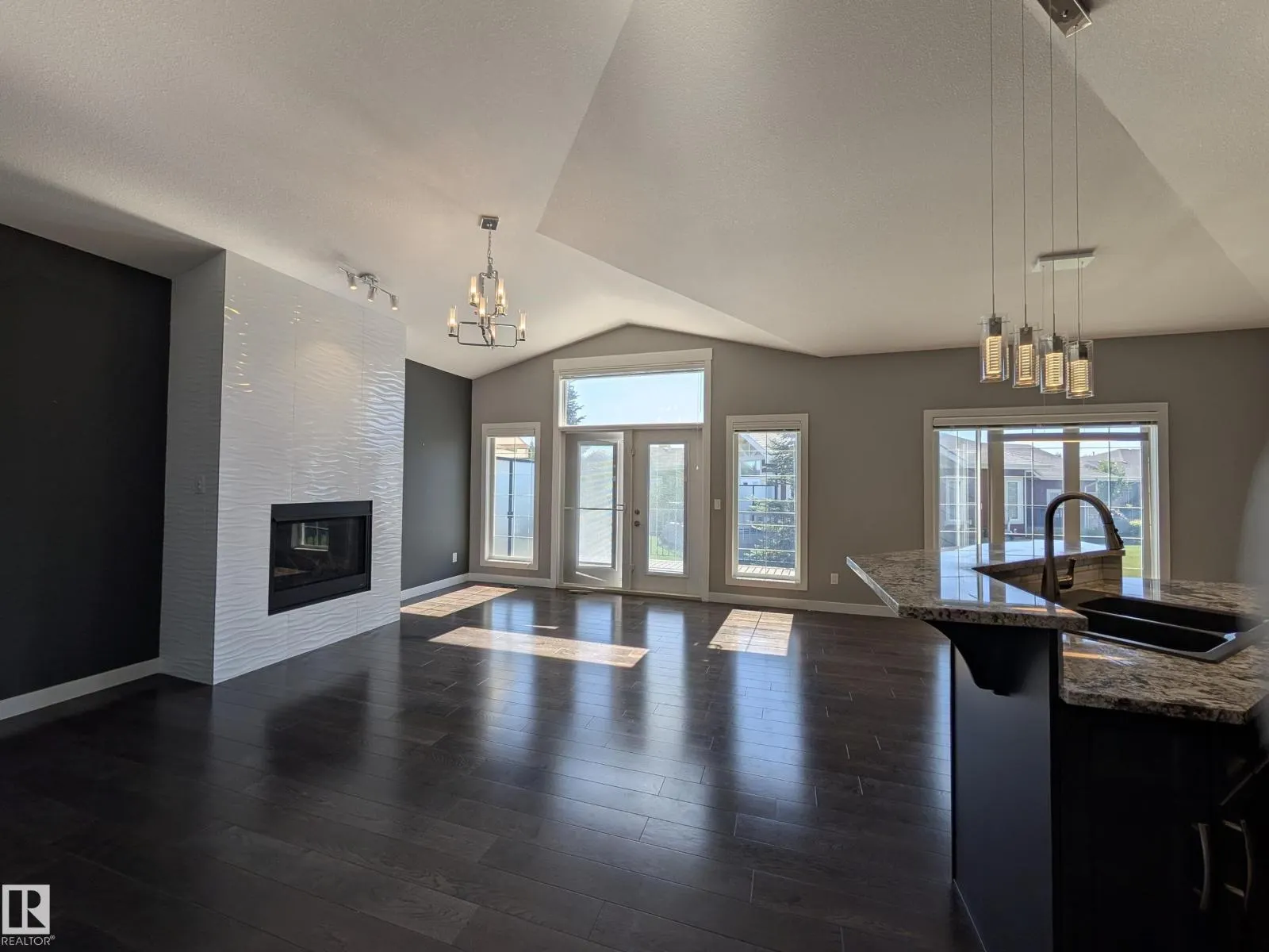 #34 3090 CAMERON HEIGHTS WY NW