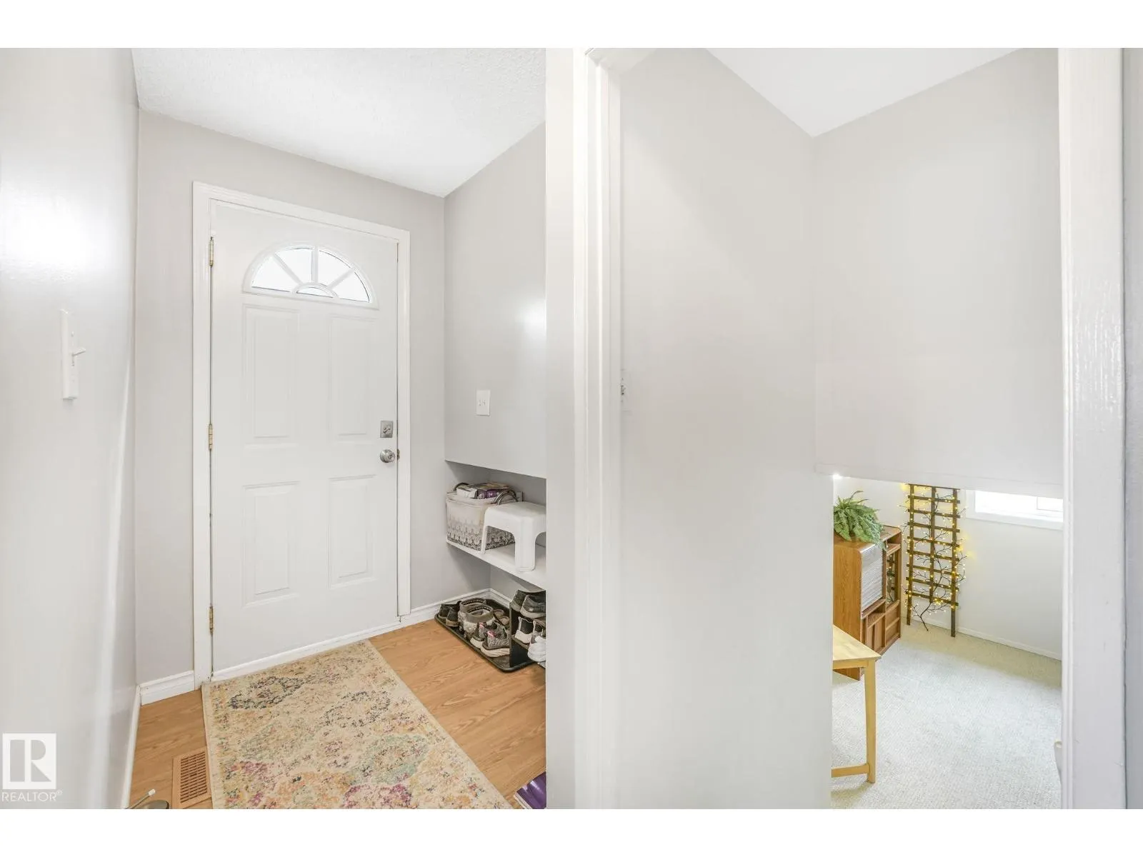4611 10 AV NW