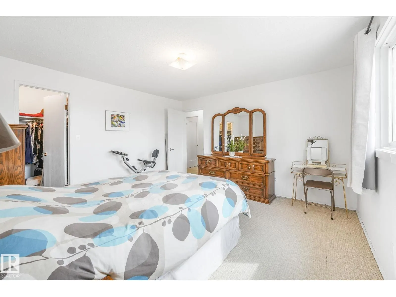 4611 10 AV NW