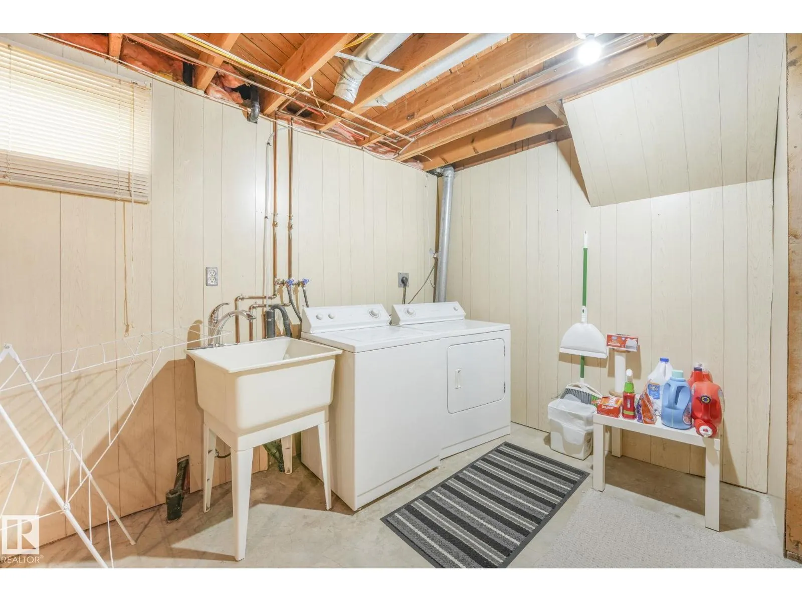 4611 10 AV NW