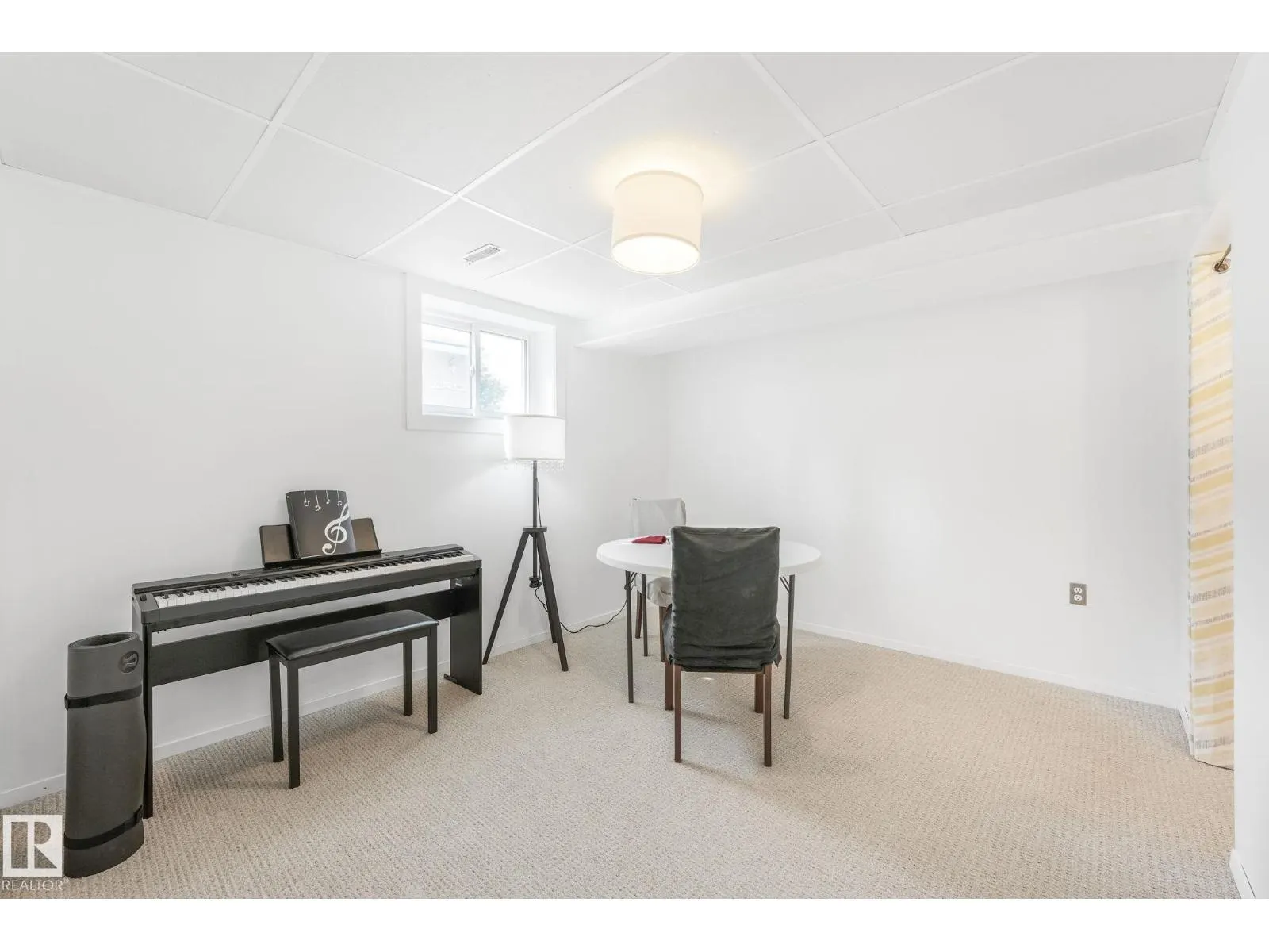4611 10 AV NW