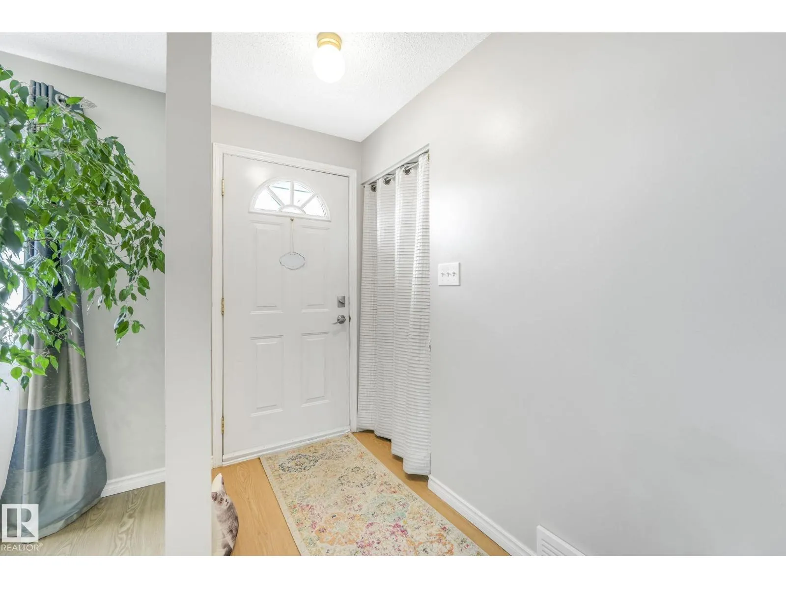 4611 10 AV NW