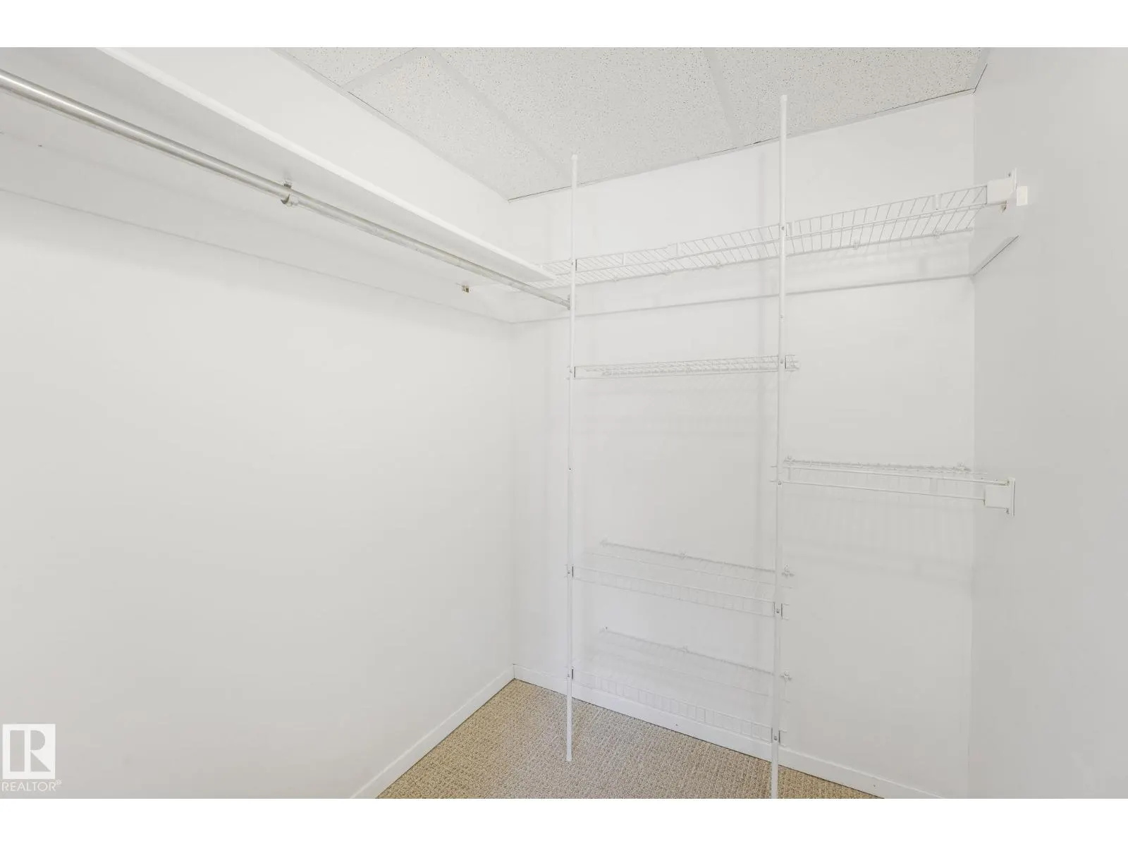 4611 10 AV NW