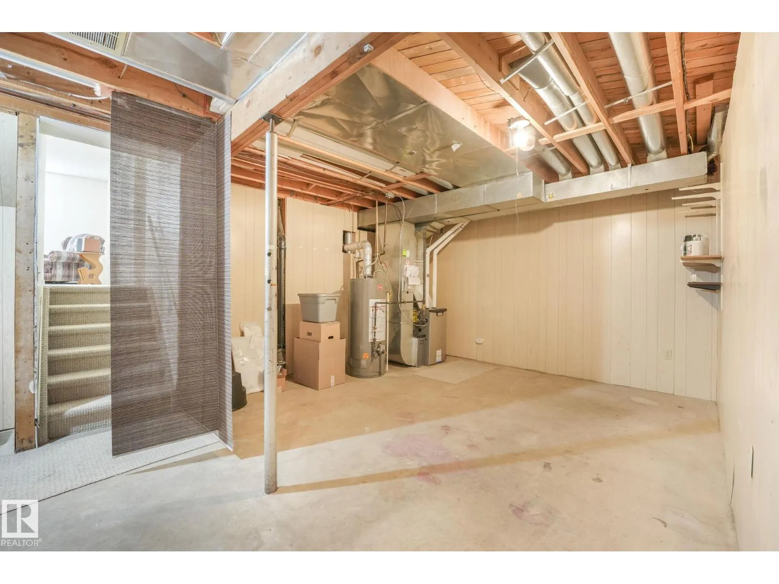 4611 10 AV NW