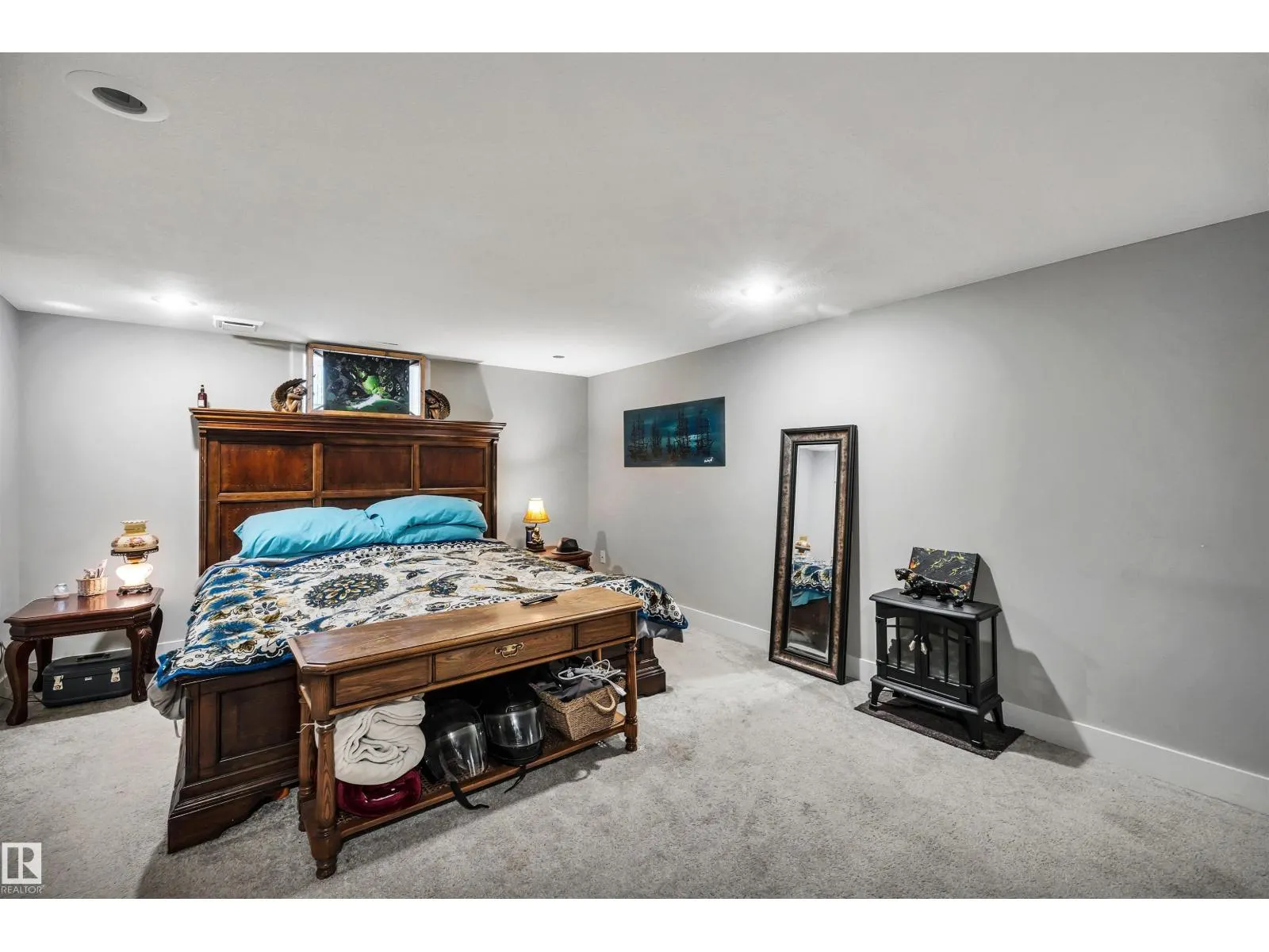 9628 63 AV NW