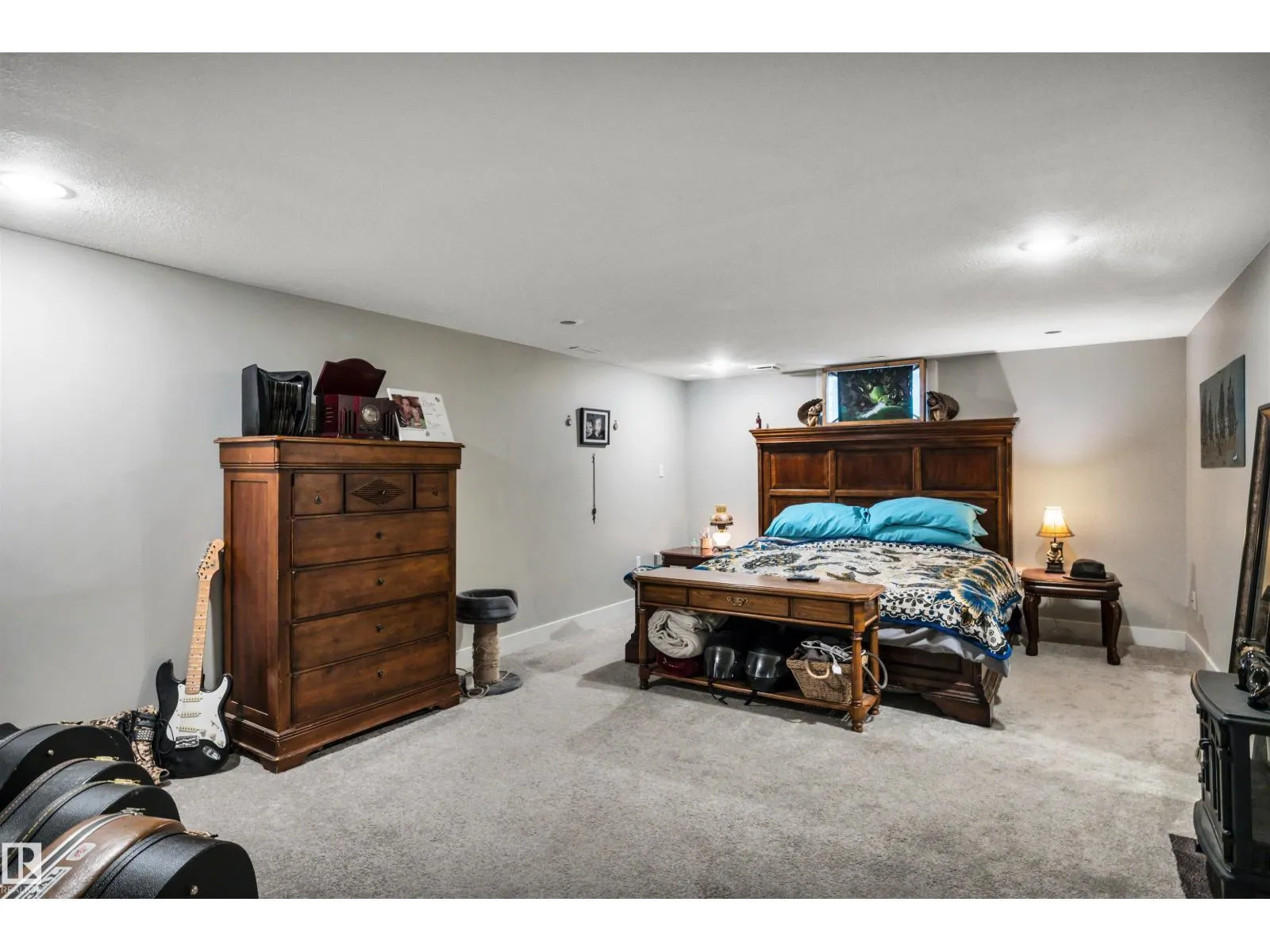 9628 63 AV NW