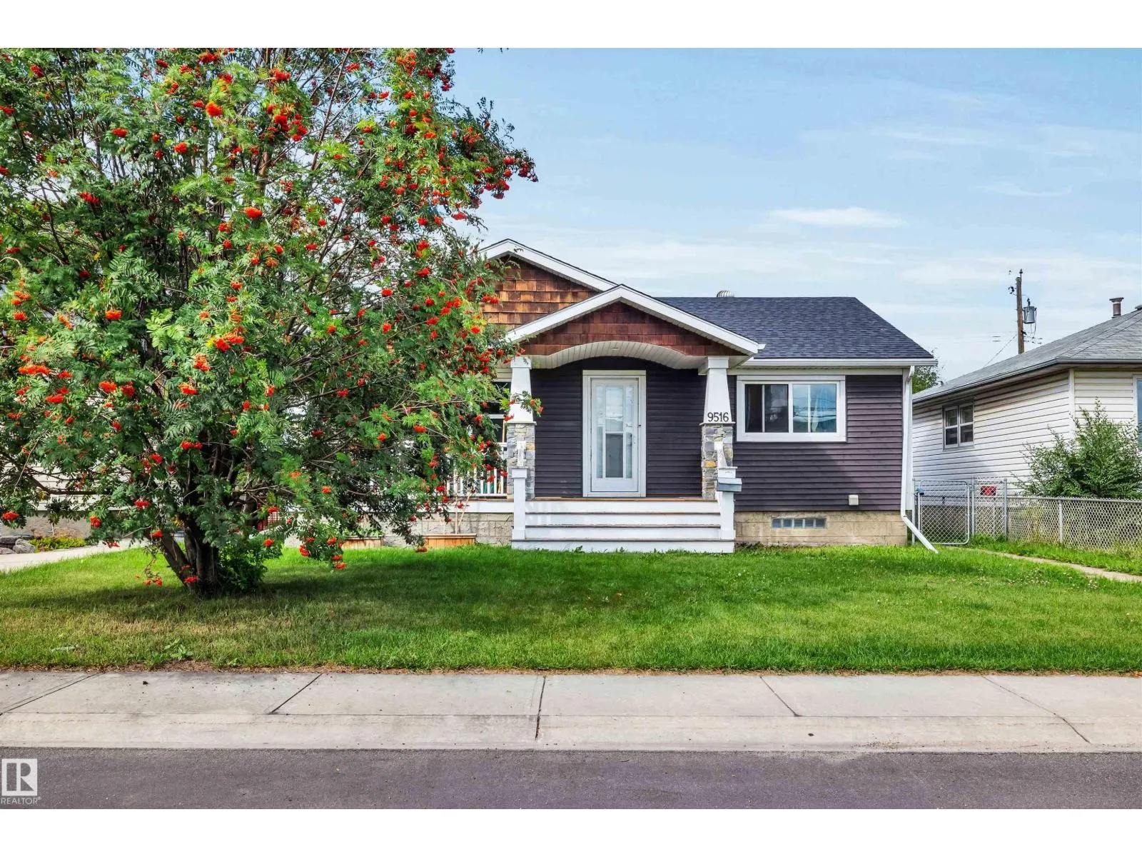 9516 63 AV NW