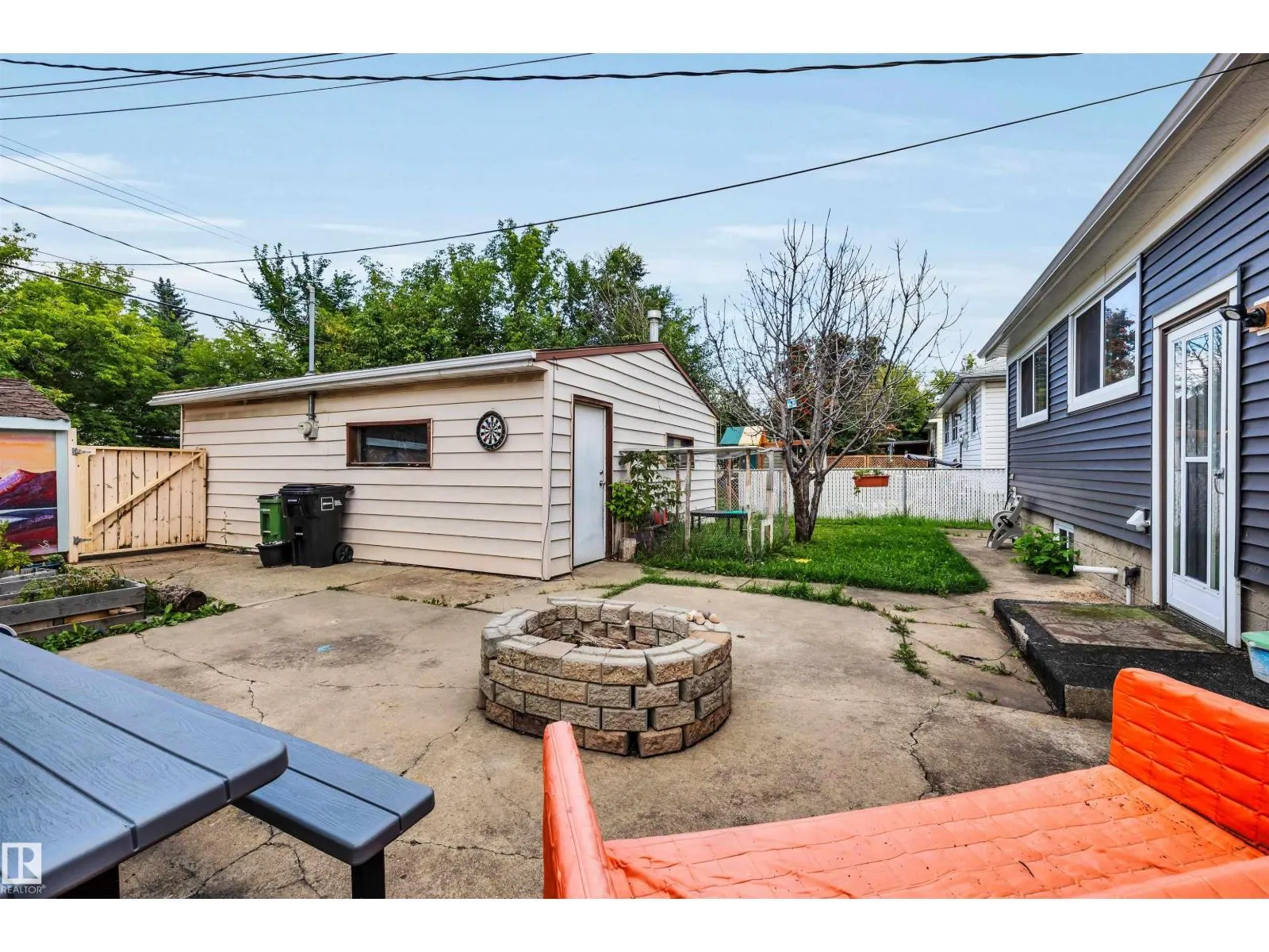 9516 63 AV NW