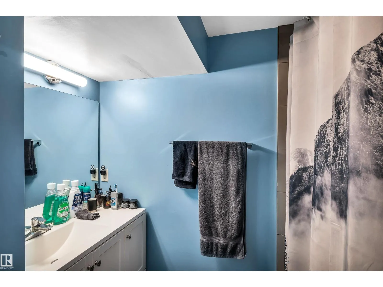 9516 63 AV NW