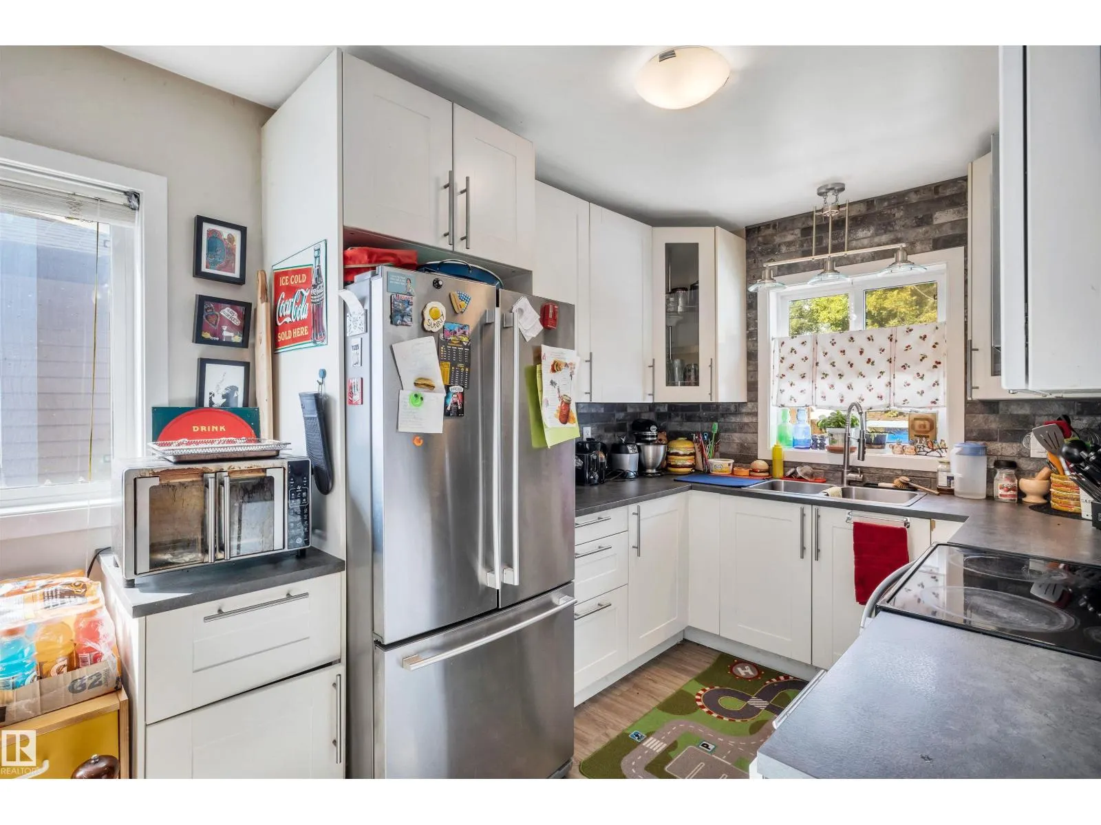 9516 63 AV NW