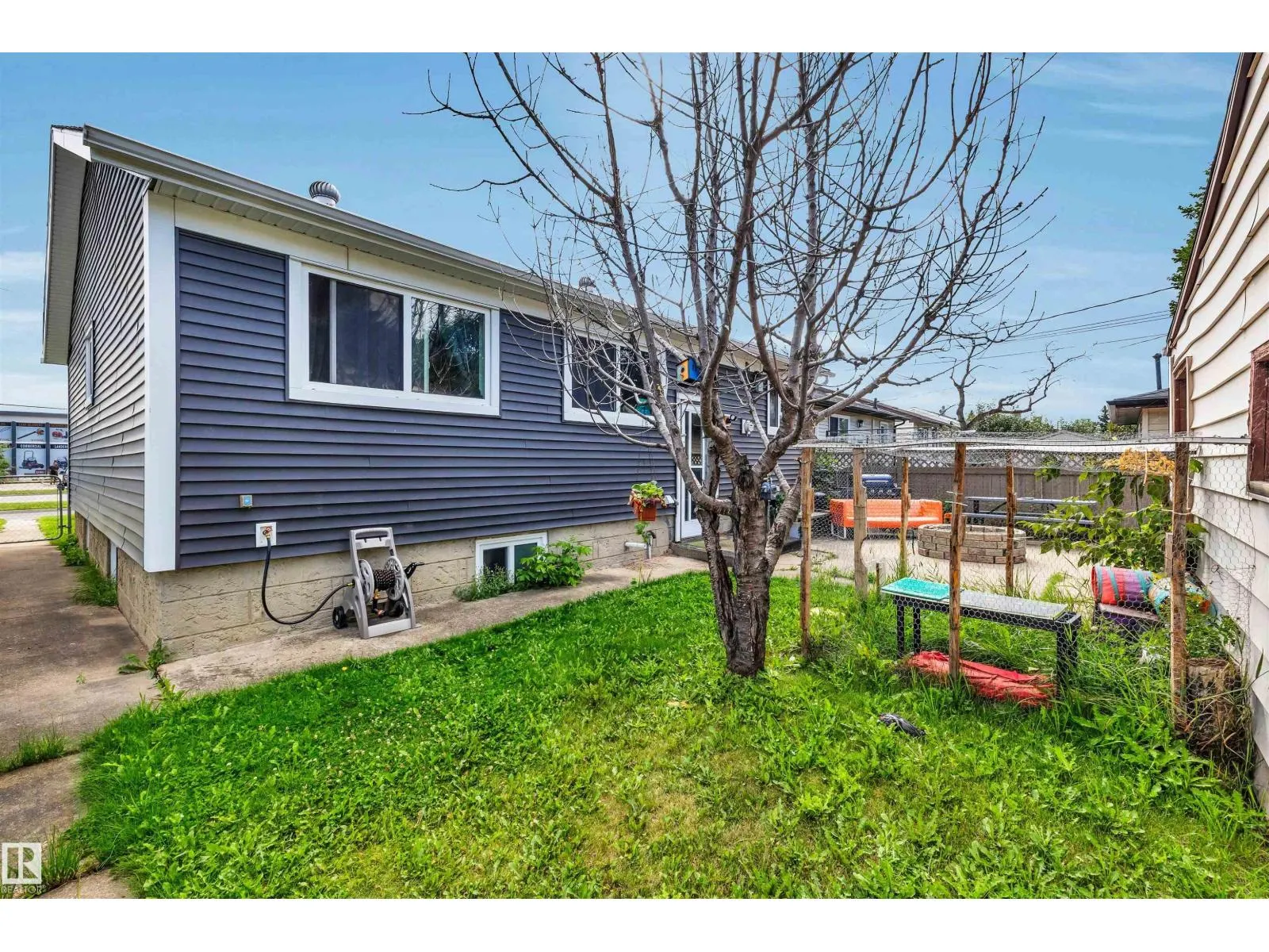 9516 63 AV NW