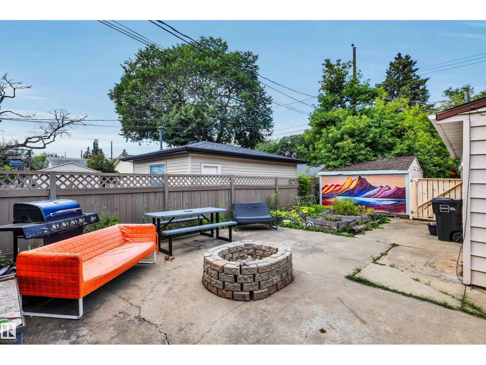 9516 63 AV NW