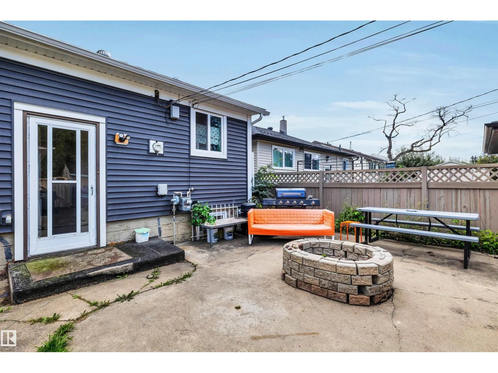 9516 63 AV NW