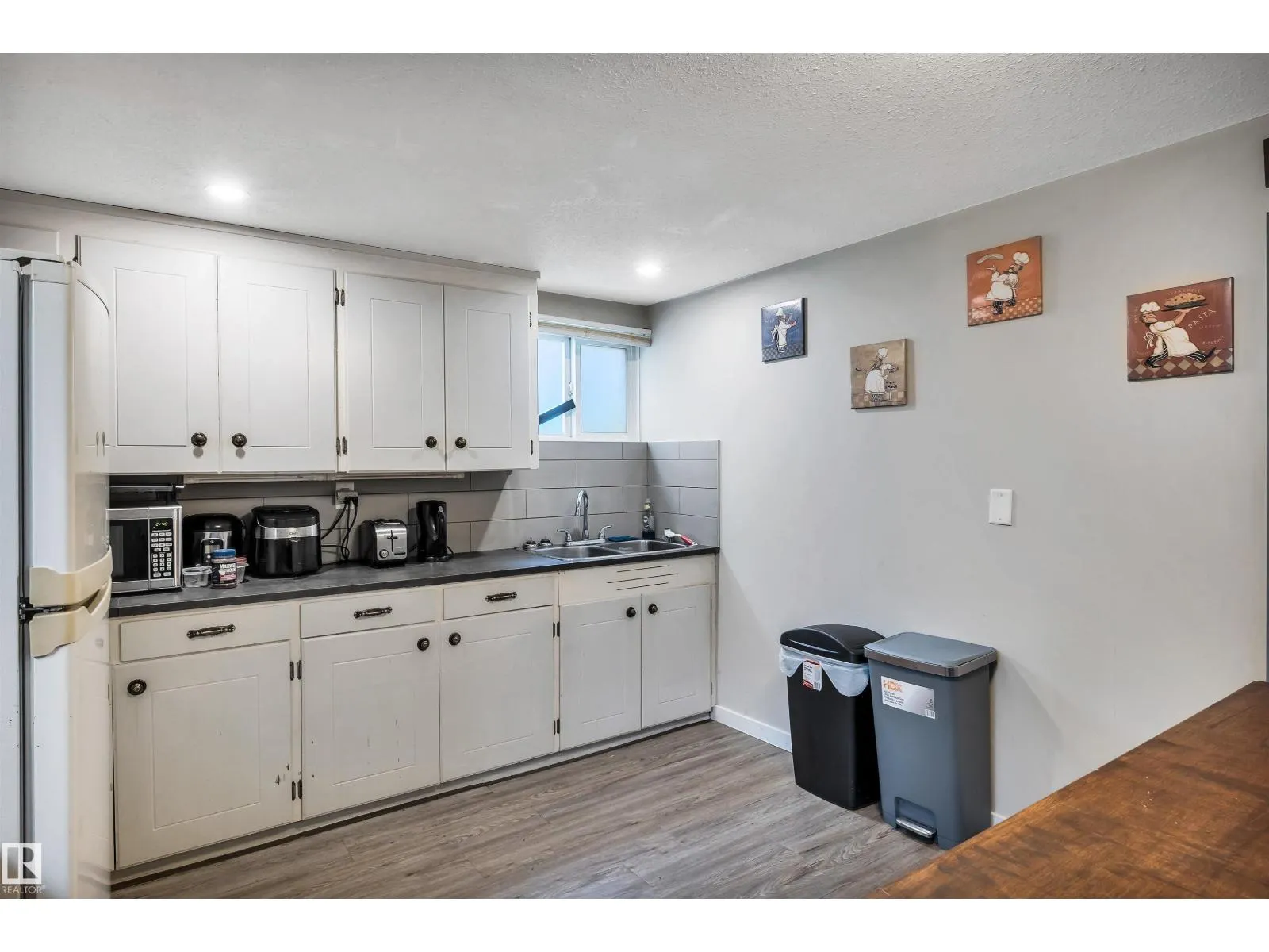 9516 63 AV NW