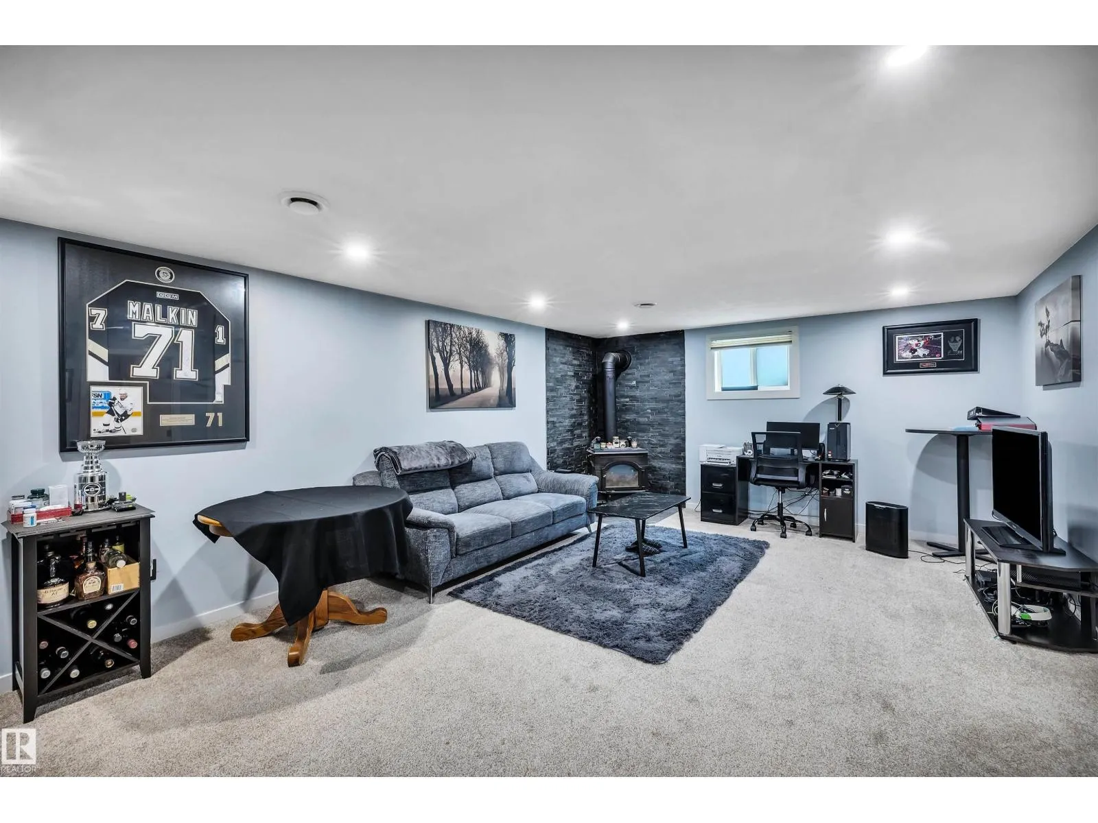 9516 63 AV NW