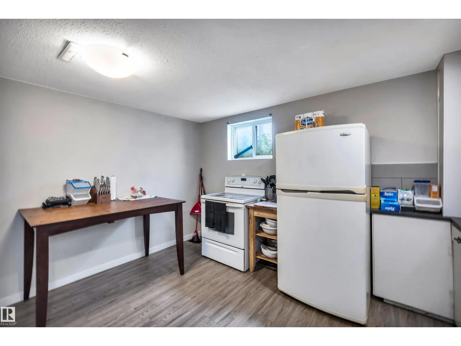 9516 63 AV NW