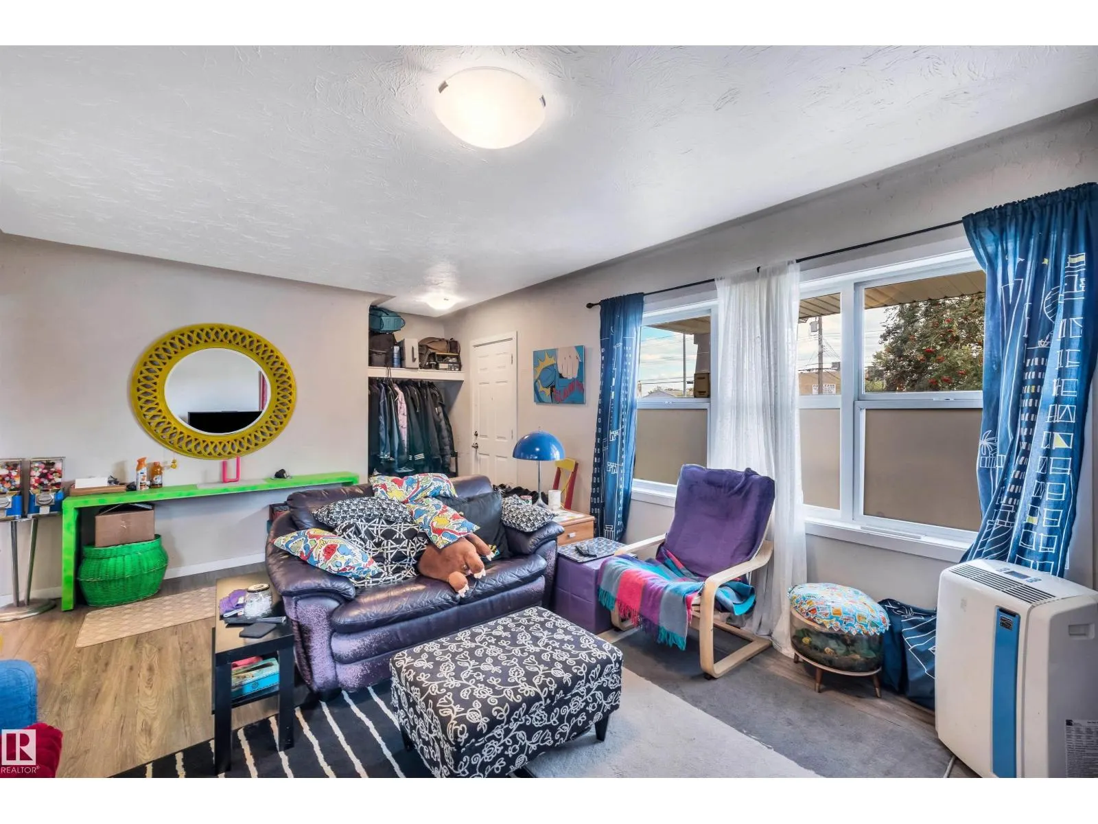 9516 63 AV NW