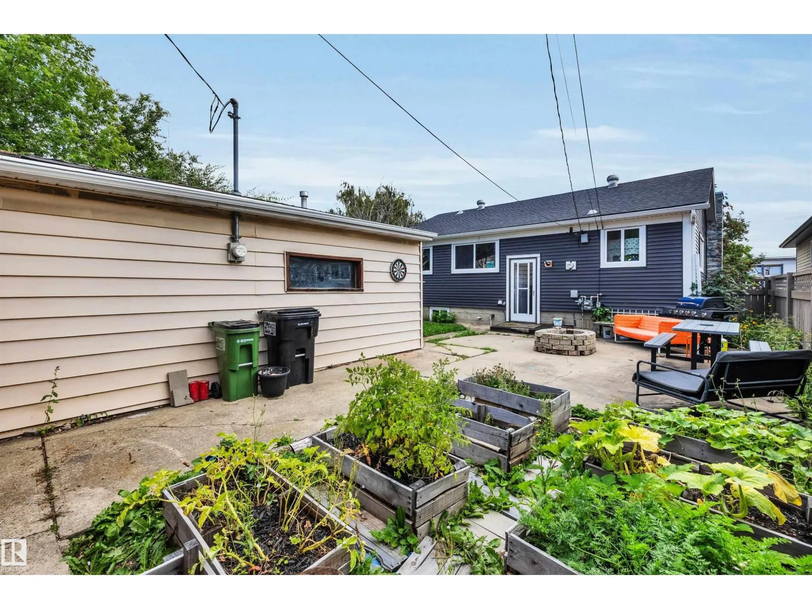 9516 63 AV NW