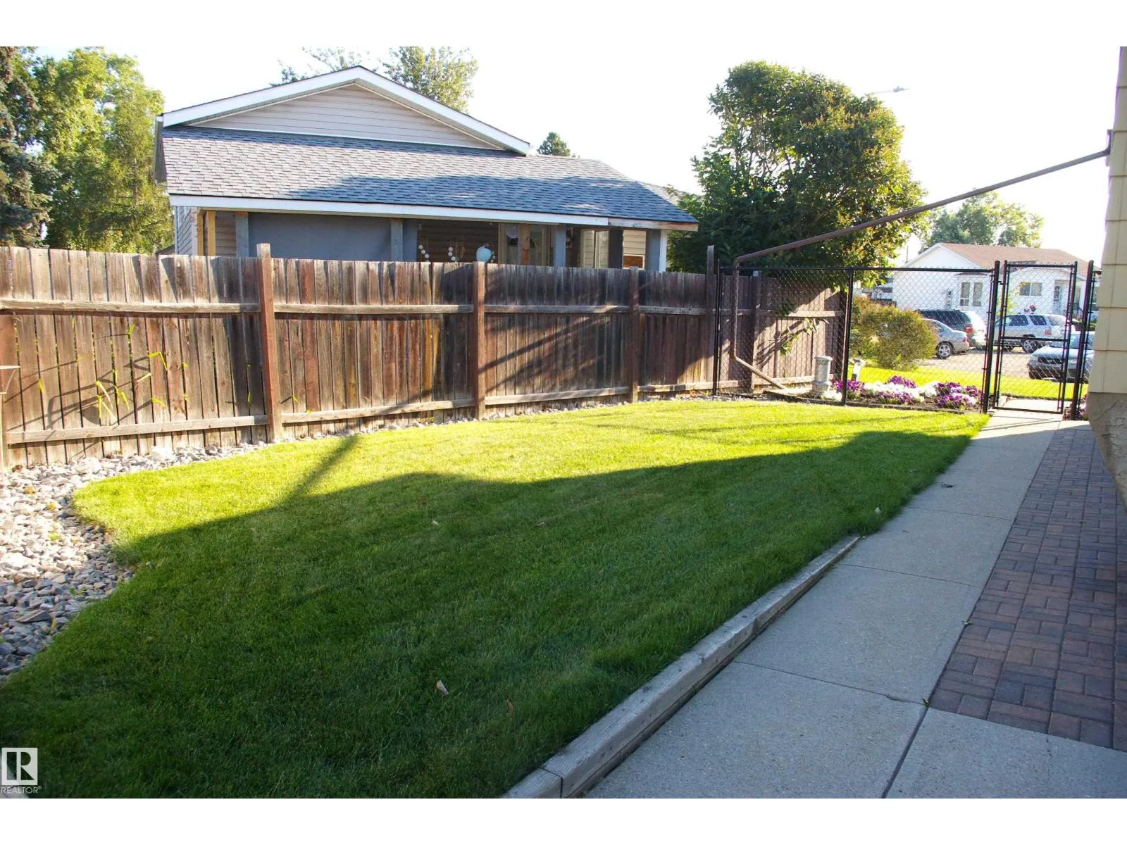 168 WARWICK RD NW