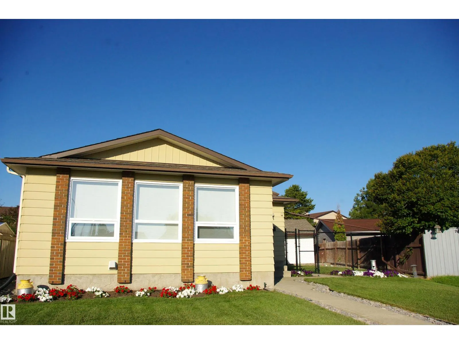 168 WARWICK RD NW