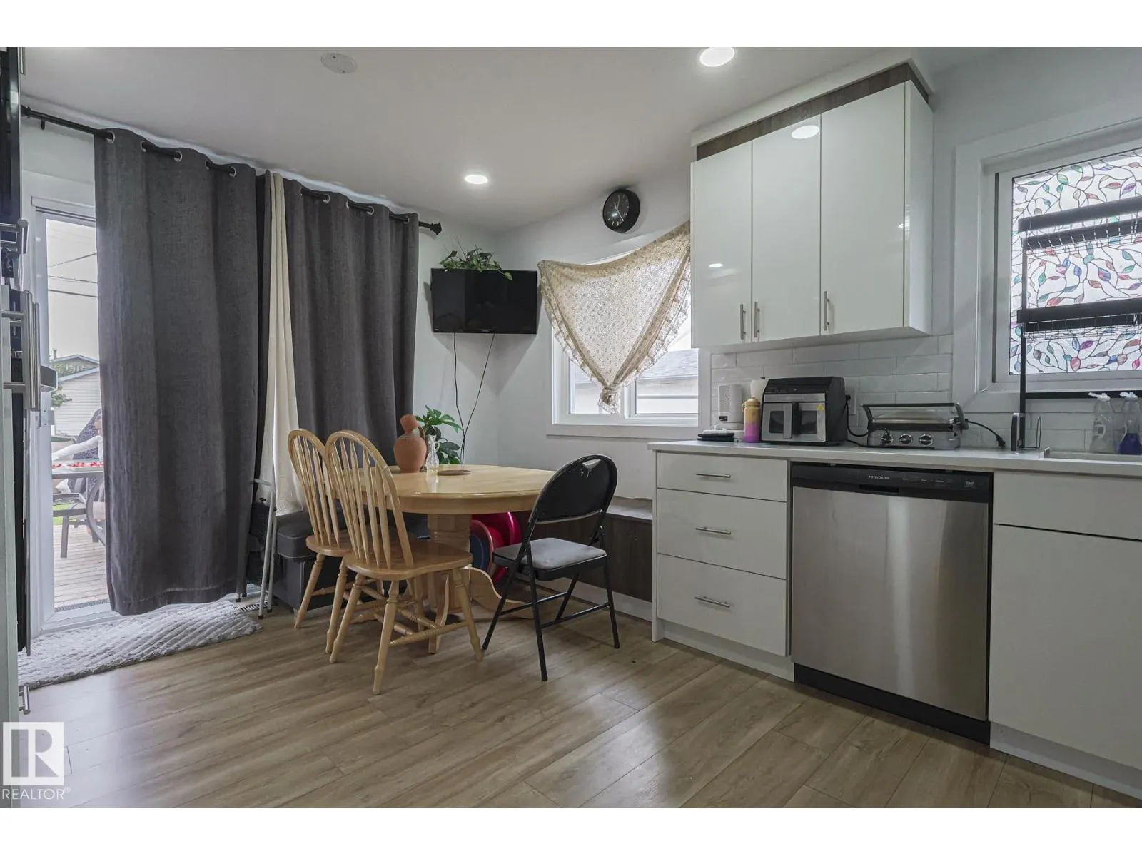 6224 136 AV NW