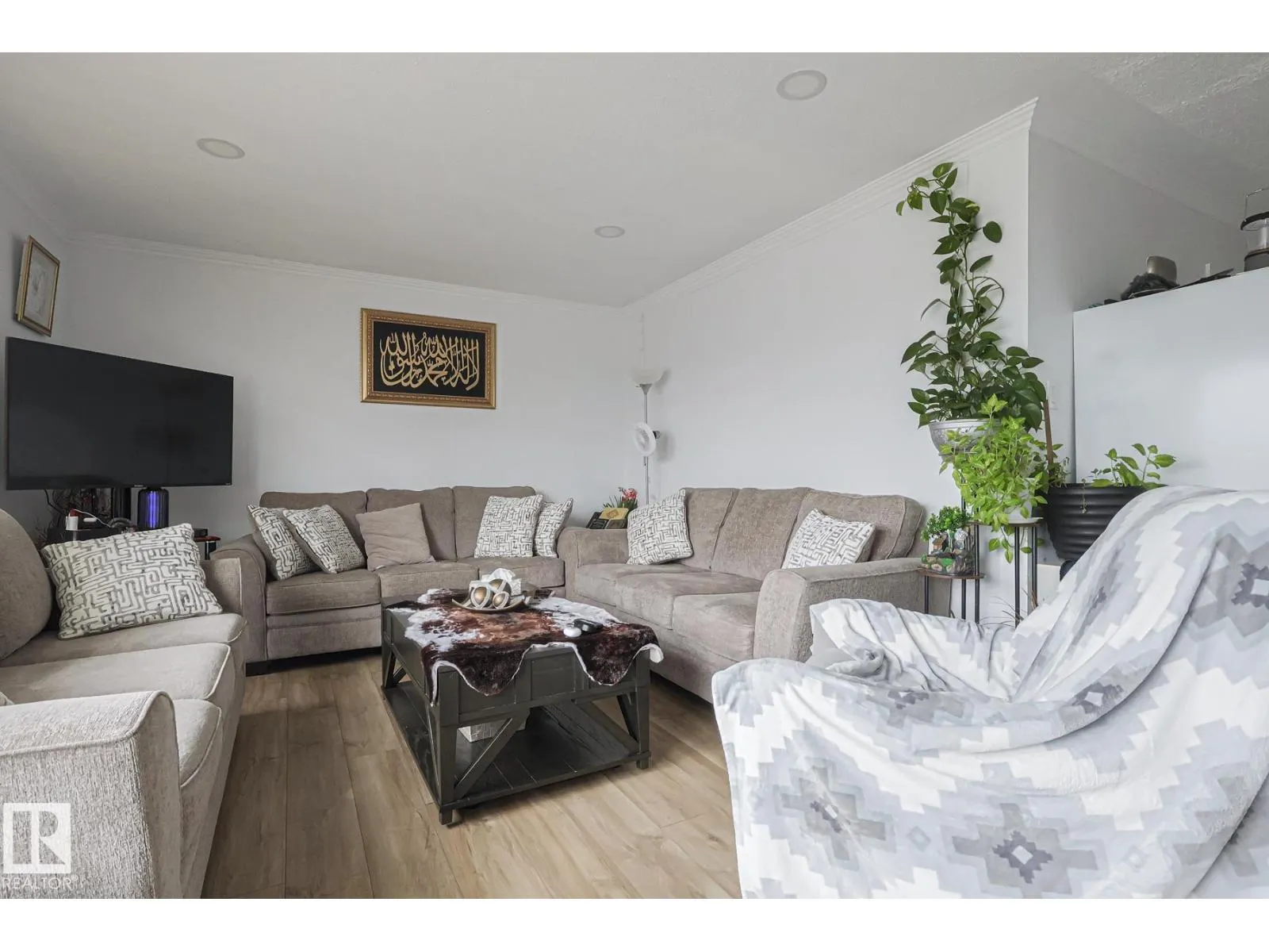 6224 136 AV NW