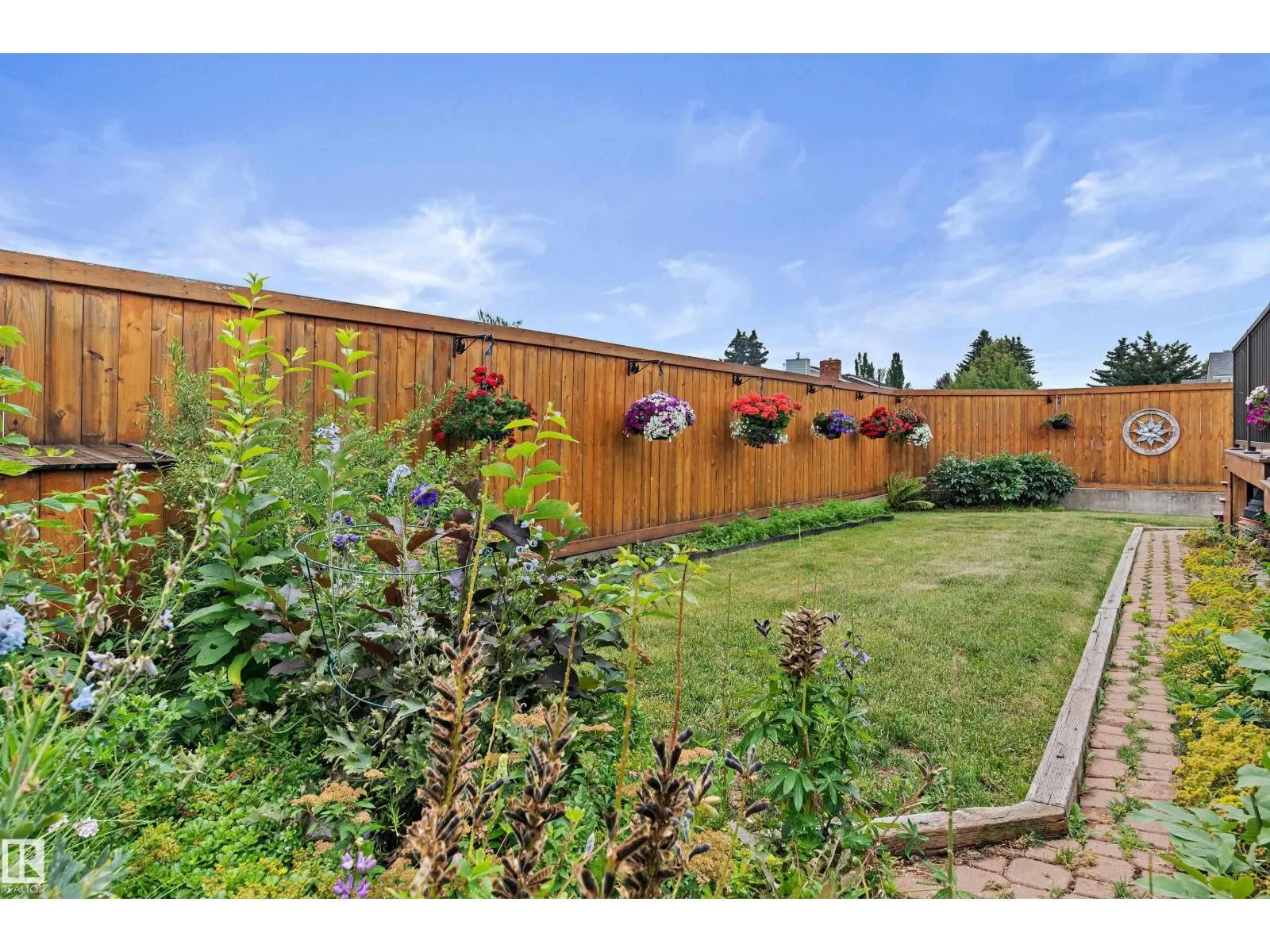 15703 78 ST NW
