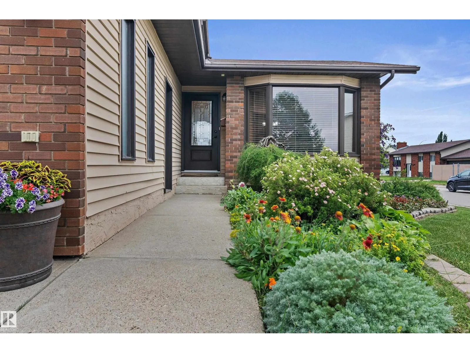 15703 78 ST NW