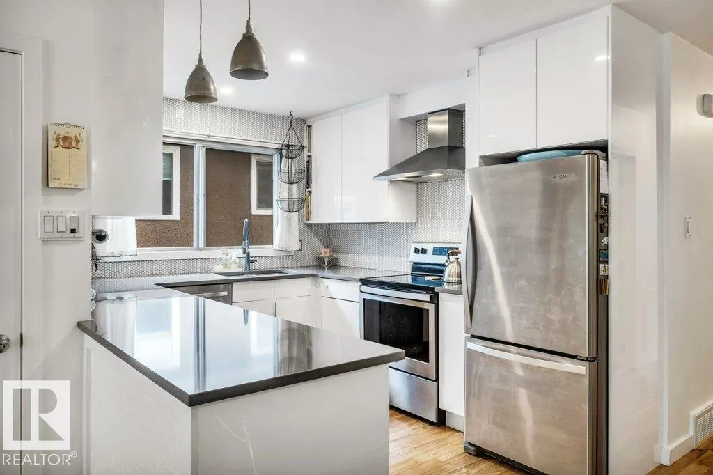 8564 & 8566 88 ST NW