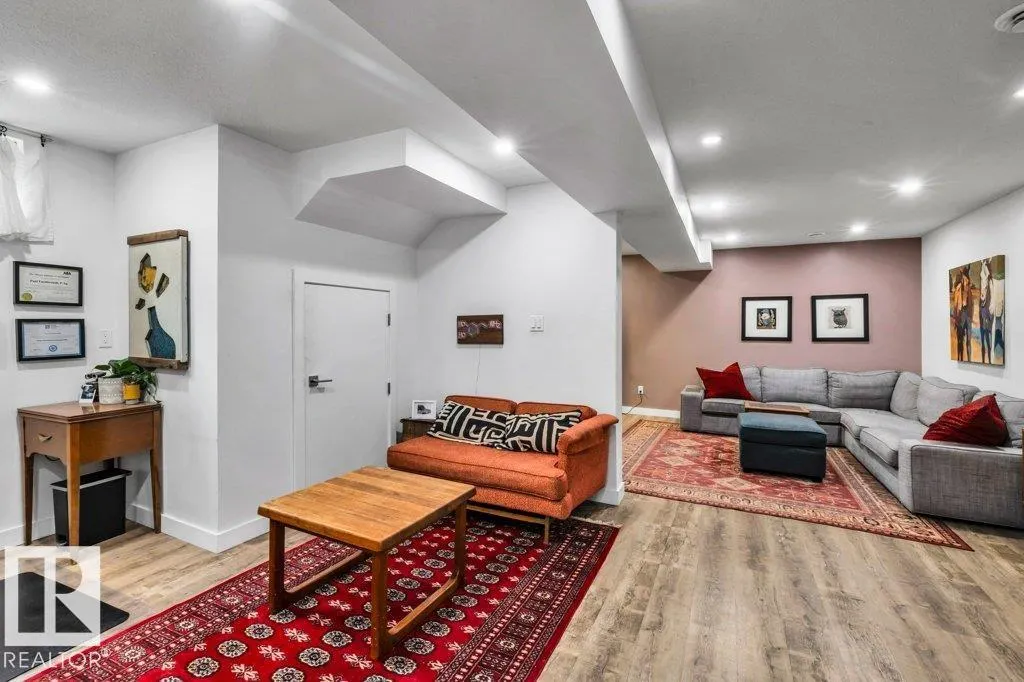 8564 & 8566 88 ST NW
