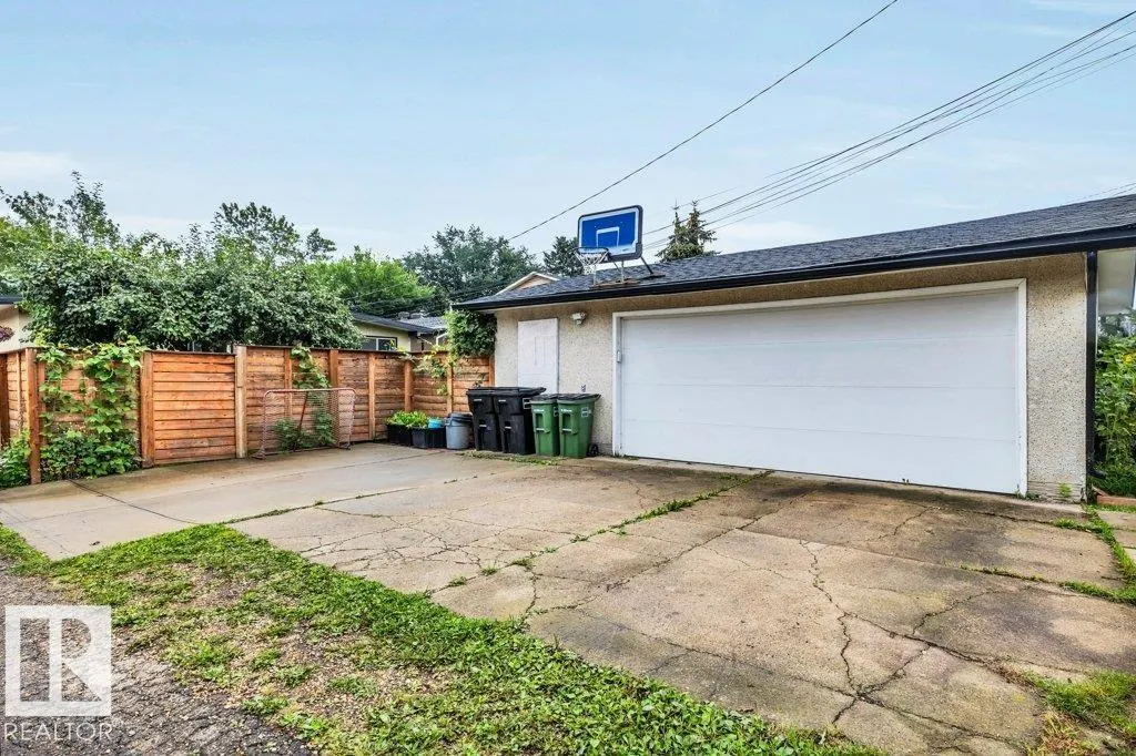 8564 & 8566 88 ST NW