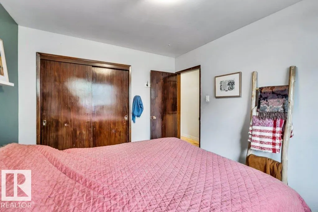 8564 & 8566 88 ST NW