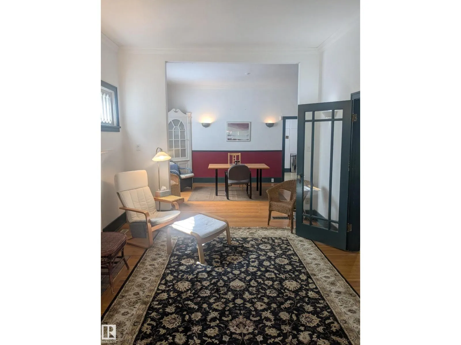 8416 104 ST NW