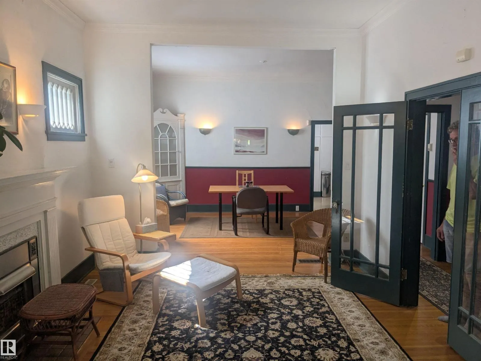 8416 104 ST NW
