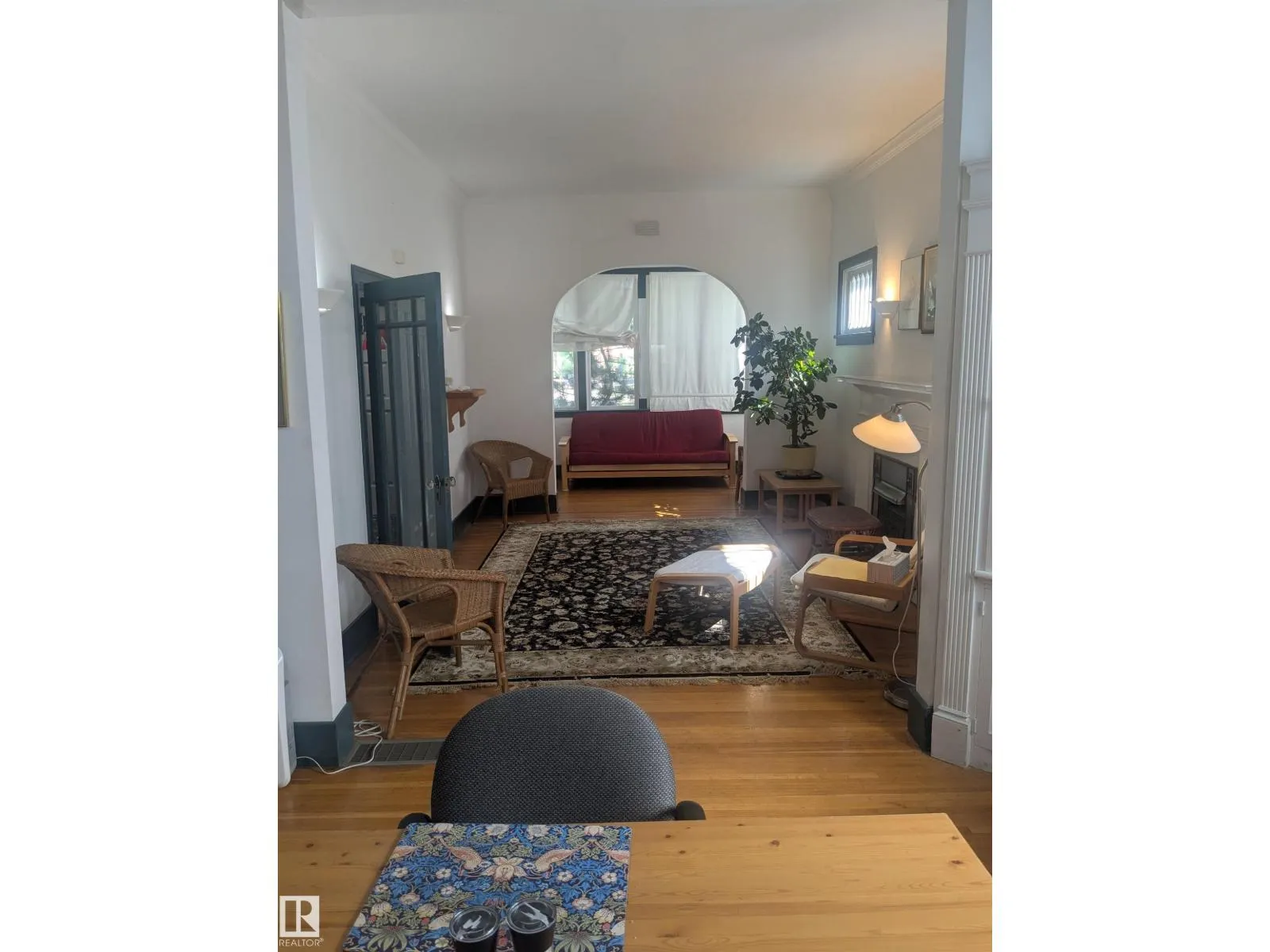 8416 104 ST NW
