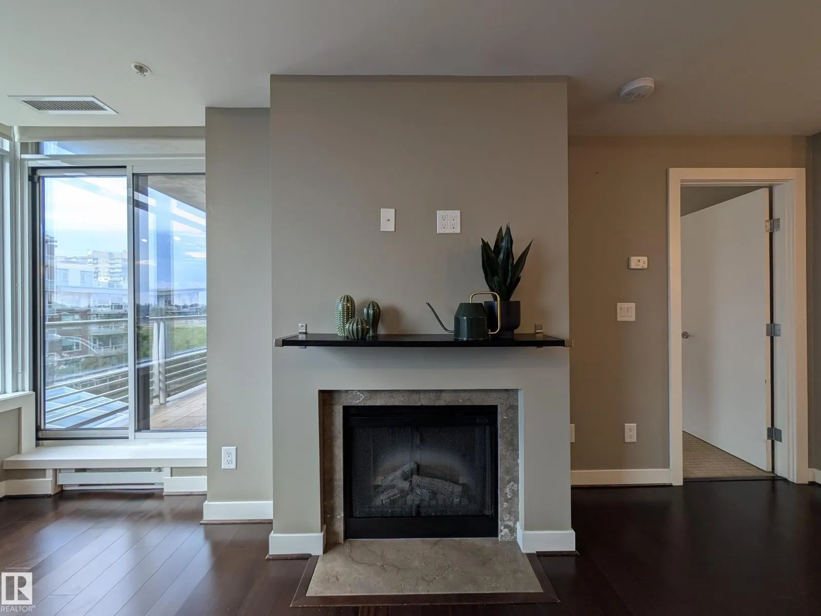 #416 2510 109 ST NW