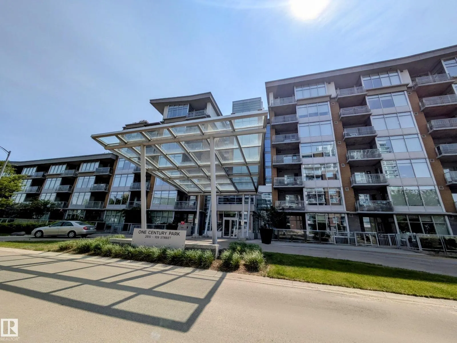 #416 2510 109 ST NW