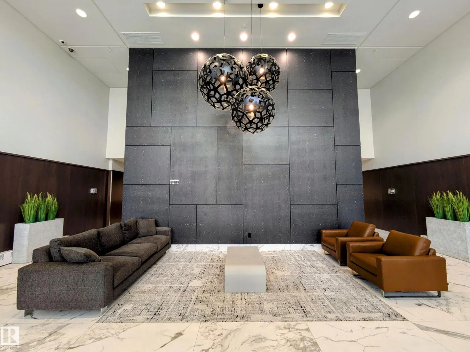 #416 2510 109 ST NW
