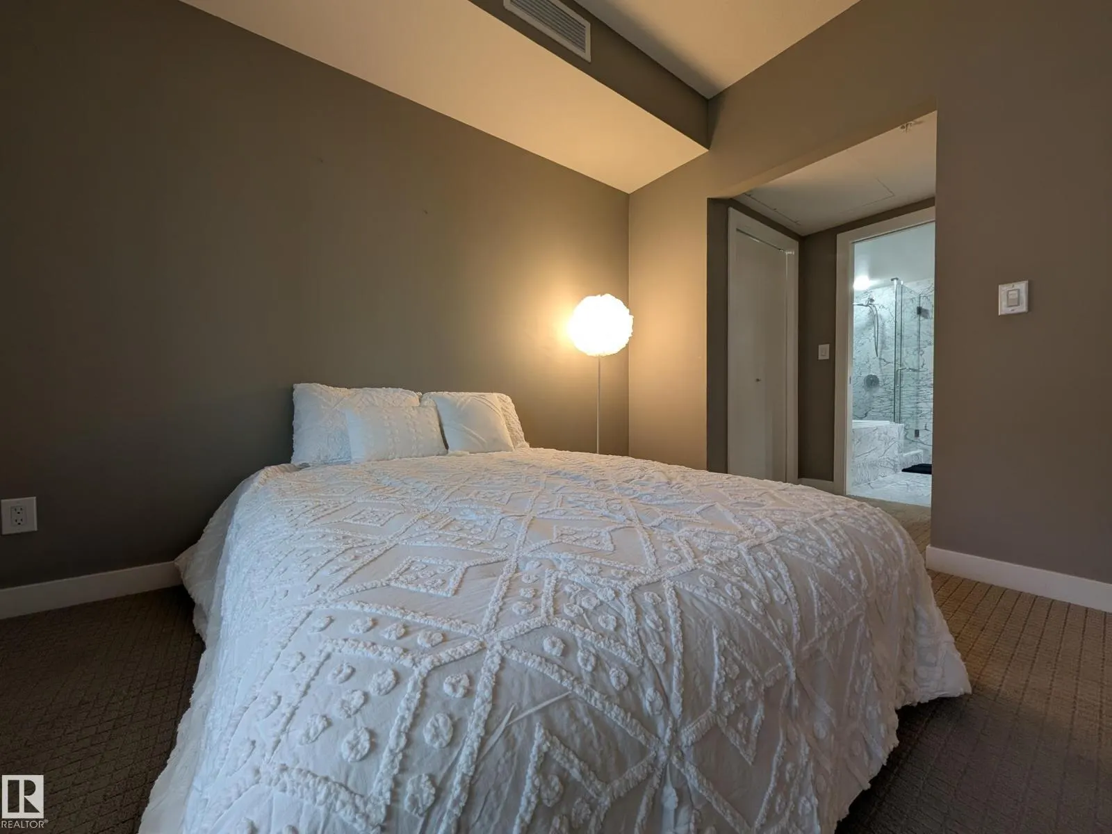 #416 2510 109 ST NW