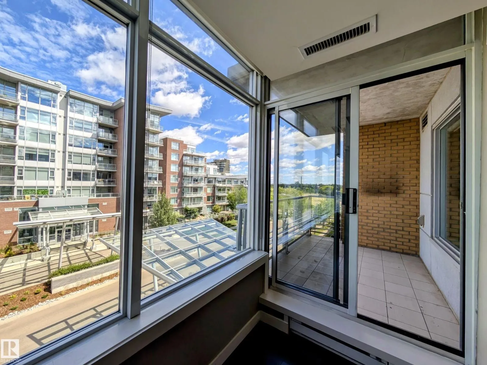 #416 2510 109 ST NW