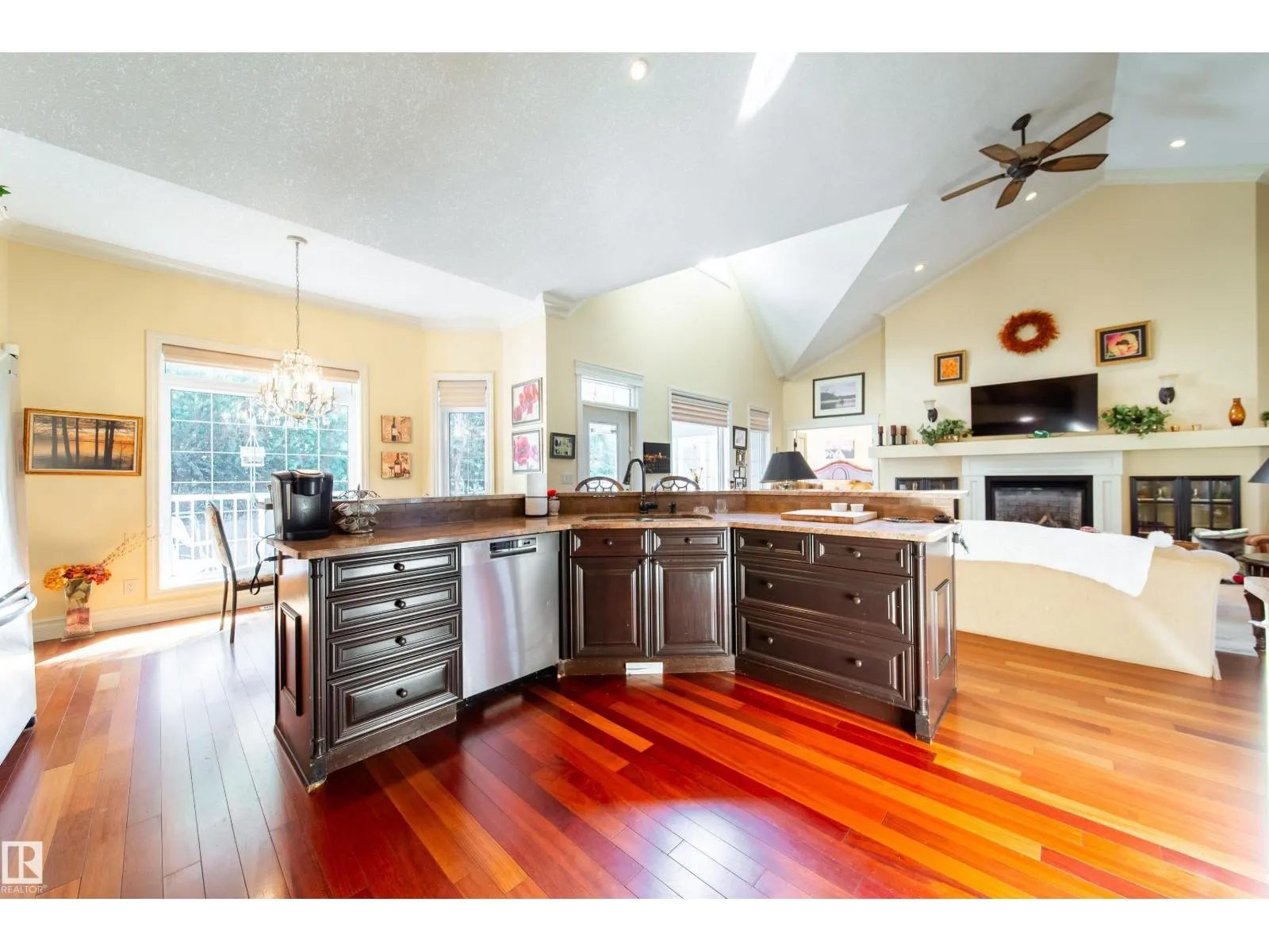2A Silver Beach RD