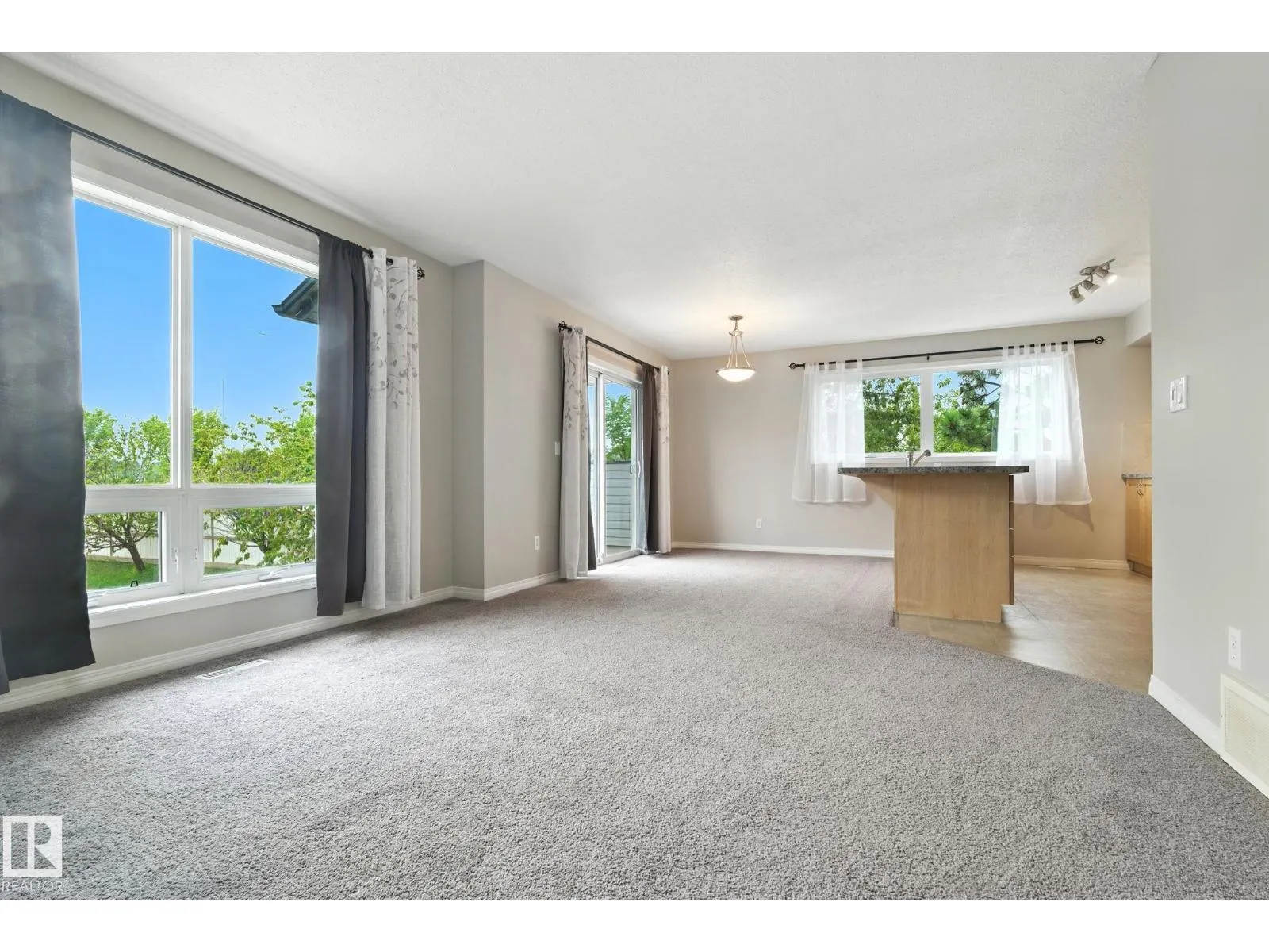 #94 11 CLOVER BAR LN