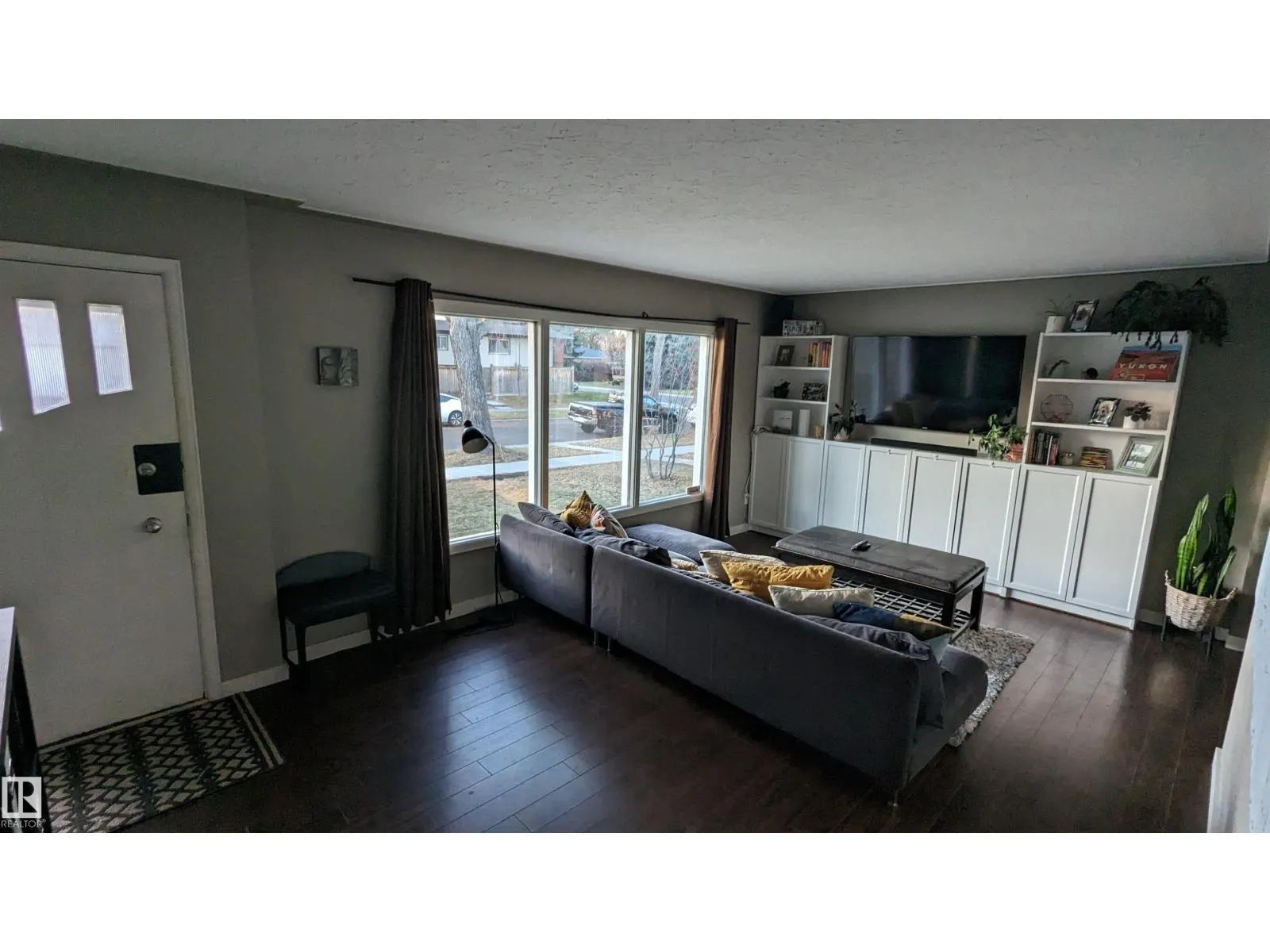6519 104A ST NW