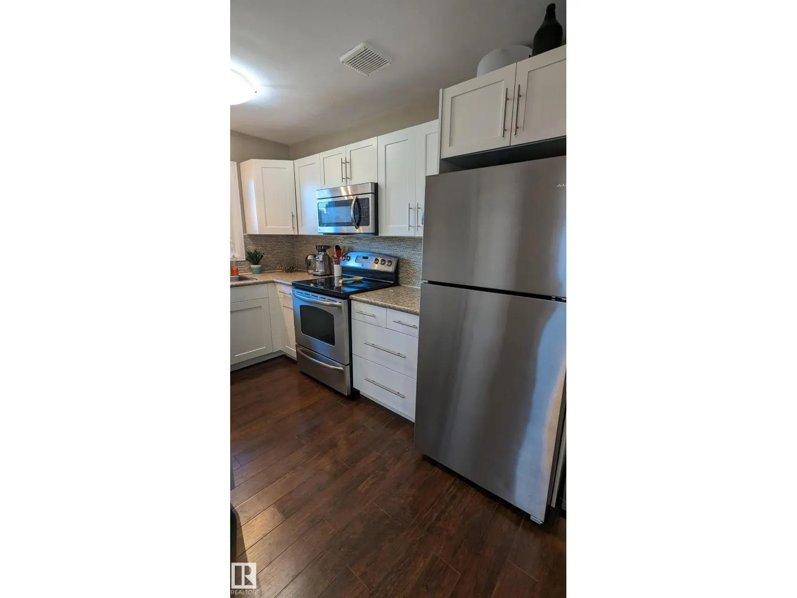 6519 104A ST NW