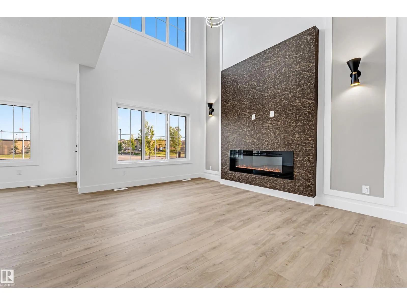 4731 168 AV NW