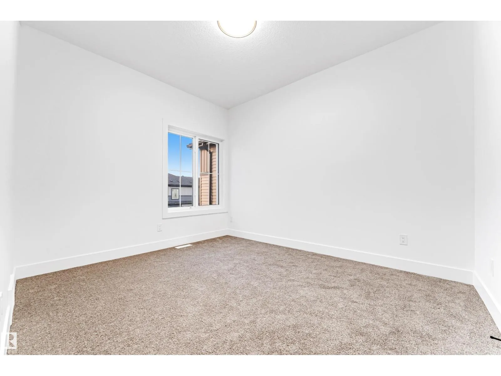 4731 168 AV NW
