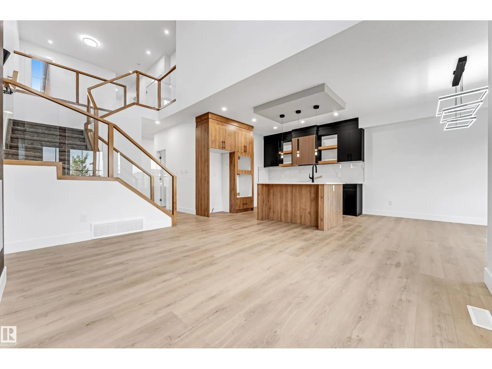 4731 168 AV NW