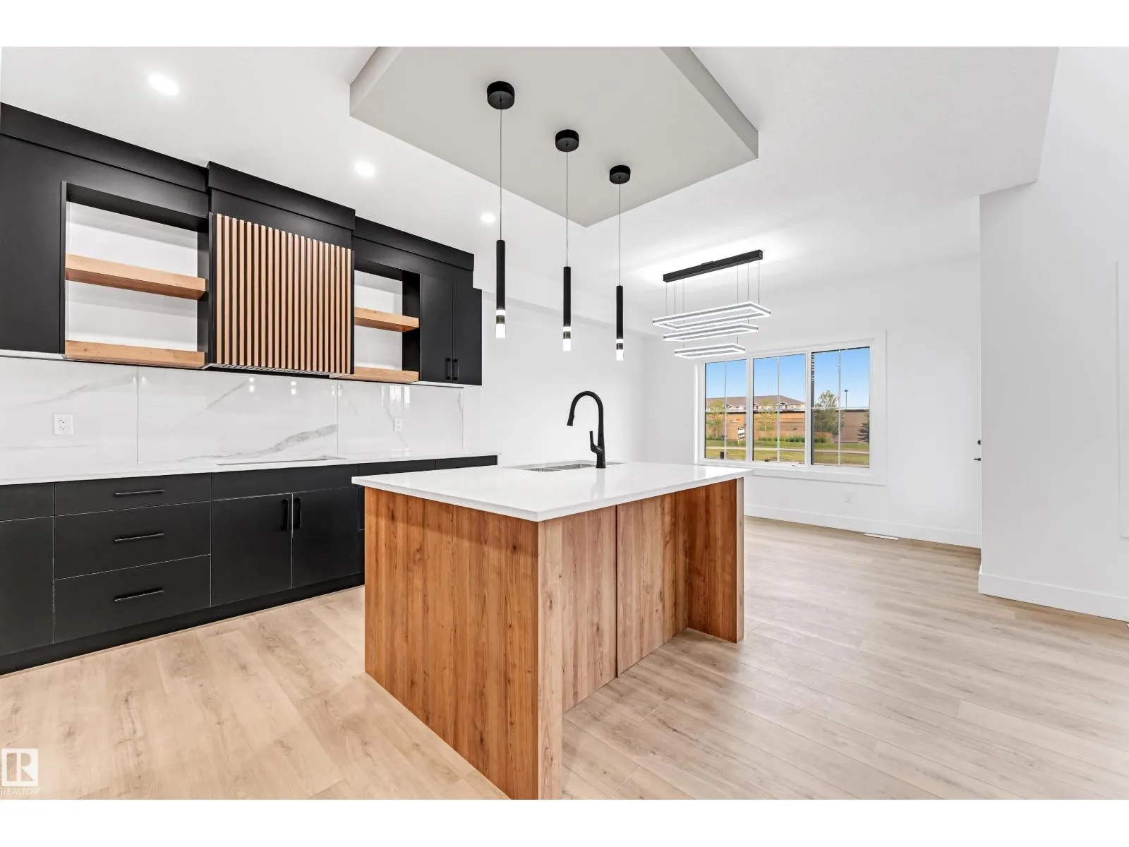4731 168 AV NW