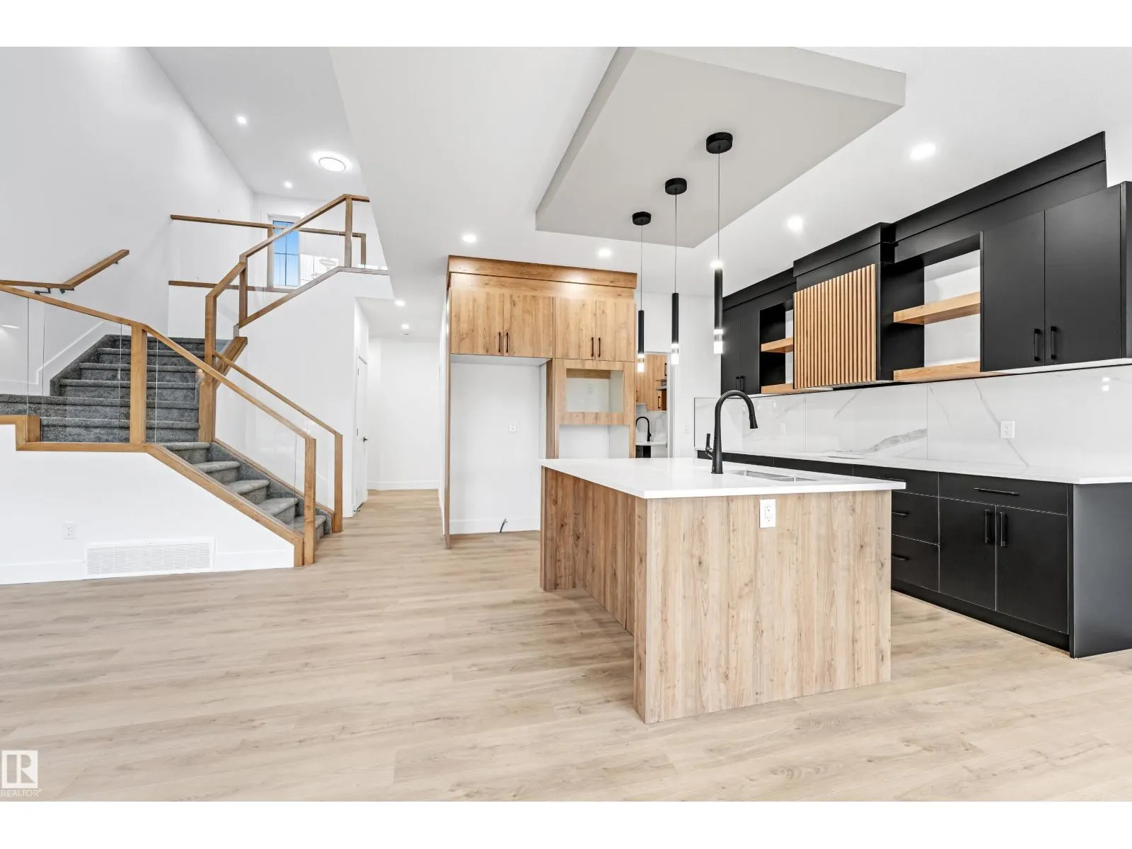 4731 168 AV NW